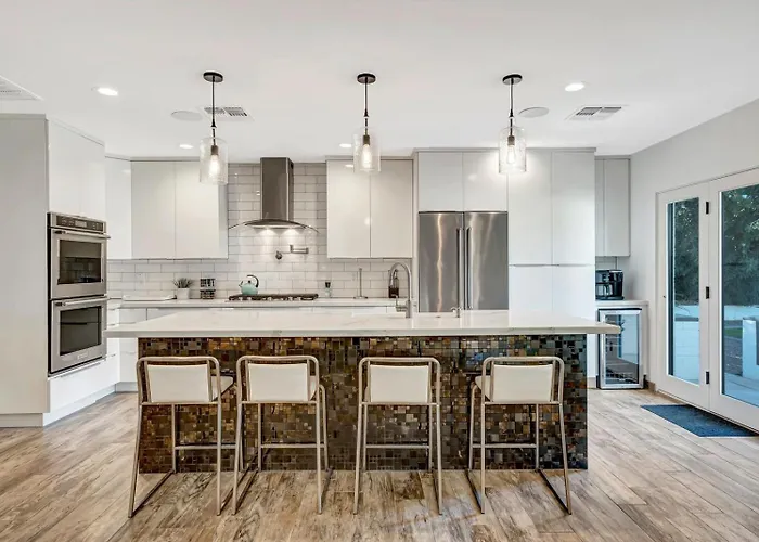 Upscale Remodel - Walk To Asu Pool & Pickleball *