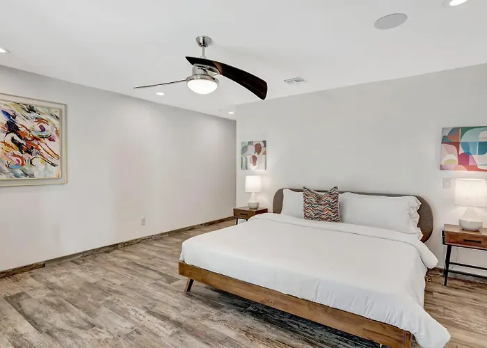 Hébergement de vacances Upscale Remodel - Walk To Asu Pool & Pickleball *