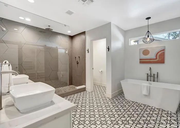 Upscale Remodel - Walk To Asu Pool & Pickleball *
