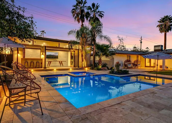 Hébergement de vacances Upscale Remodel - Walk To Asu Pool & Pickleball *
