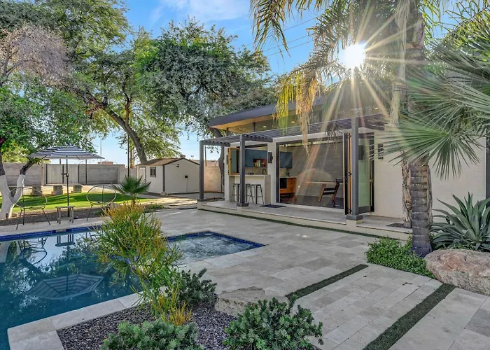 Upscale Remodel - Walk To Asu Pool & Pickleball